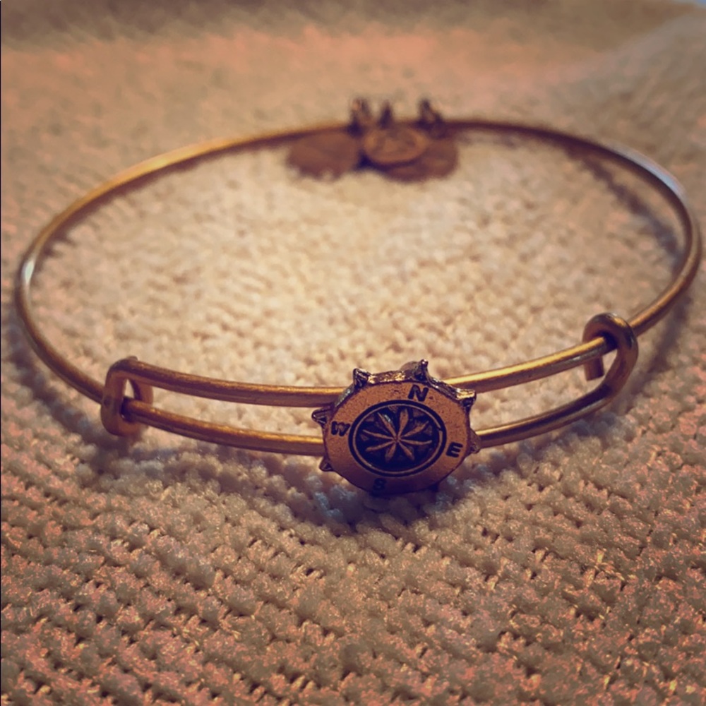🍁 4/$20 Golden Compass Alex & Ani Bracelet